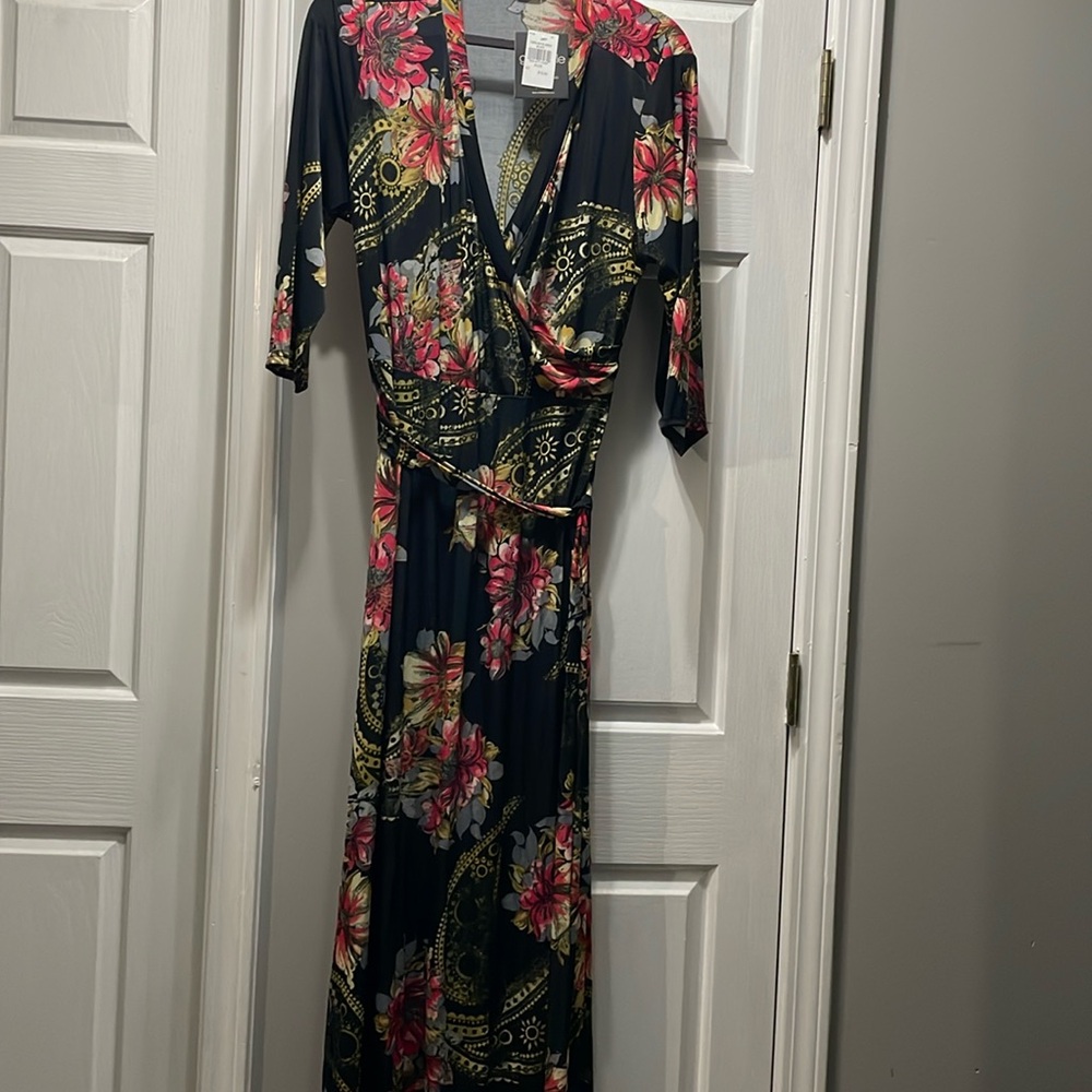 Multicolor quarter sleeve, long black dress